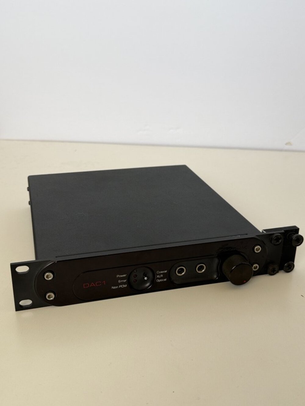 Benchmark DAC1 USB D/A Converter Rack-Mount Black